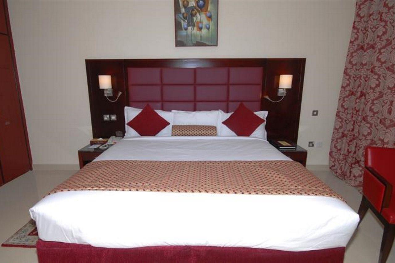 Ramee Rose Hotel Apartments Abu Dhabi Esterno foto