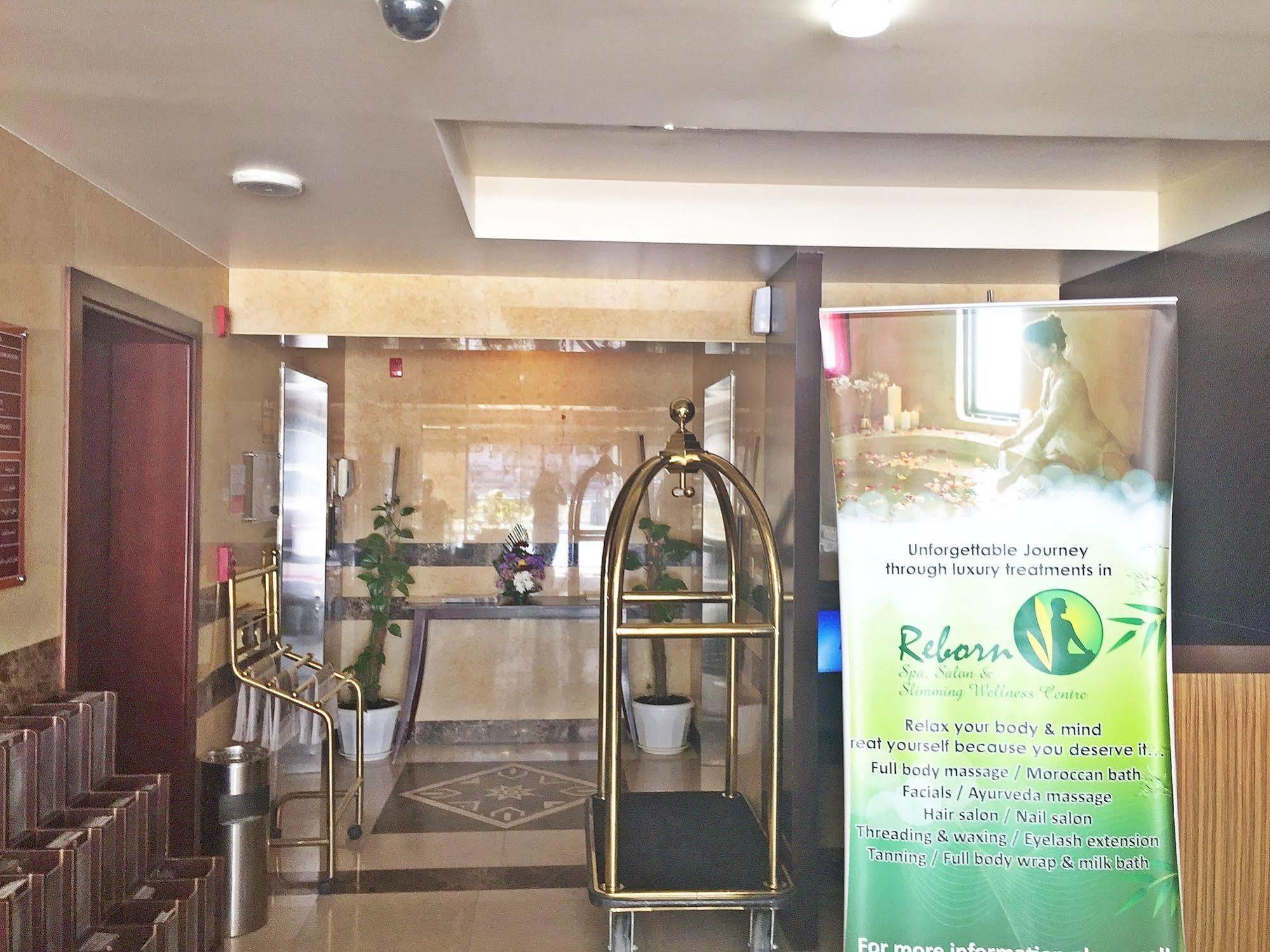 Ramee Rose Hotel Apartments Abu Dhabi Esterno foto