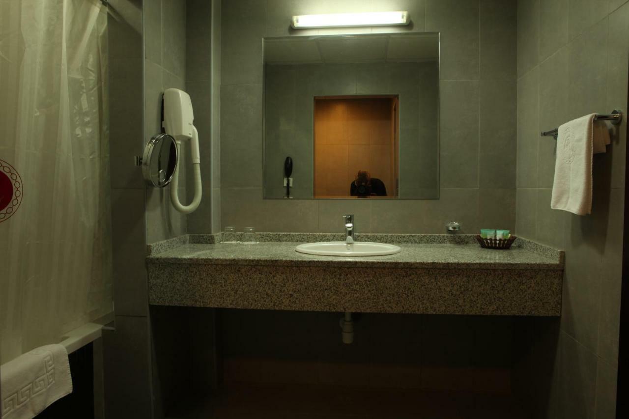 Ramee Rose Hotel Apartments Abu Dhabi Esterno foto